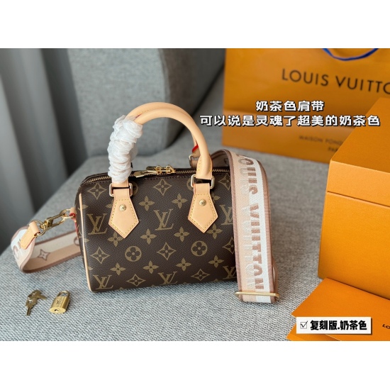 320 box (replica) size: 20 * 14cmL Home Speed20 I really like this size! ⚠️ Taiwanese customers order color changing leather! ⚠️ Original Weaving! Upgrade to adjustable, no matter what clothes you wear, don't hesitate! Whatever you want! Search Lv speed20