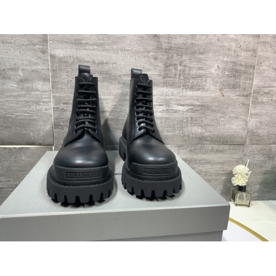 20240410 Top of the line version of Balenciaga STRIKE thick soled Derby shoes from the Balenciaga family, casual big toe shoes. The original big sole has a one-to-one mold, and the sole is fully stitched. It is not available in women's sizes on the market