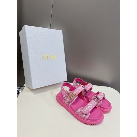 20240326 260 Dior Spring/Summer Latest Velcro Sandals, Numerous Celebrity and Internet Celebrity Plants, Classic Style Design ➕ Upper Dior logo hardware embellishments, super beautiful and versatile, very soft on the feet ✔️ Imported electric embroidery o