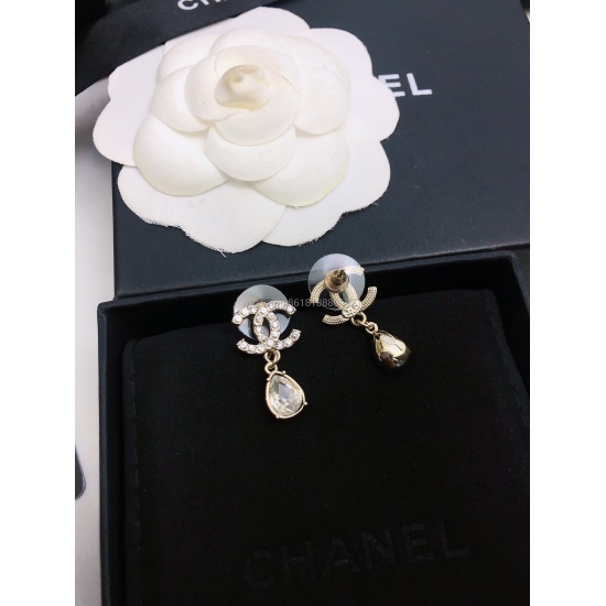 On July 23, 2023, Xiaoxiang became popular and launched the 2022 Goddess's autumn and winter runway series Chanel Chanel. The purchase level of new earrings and earrings was determined by a certain system of fashionable accessories. The style is not good 