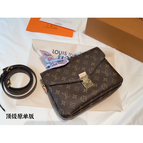 2023.09.01 Aircraft Box Full Set Packaging K Gold ♥️ Purchase level ♥️ The top-level version of the Louis Vuitton color changing leather messenger bag is so popular that it cannot be even more popular. The M40780 METIS handbag counter is made of original 