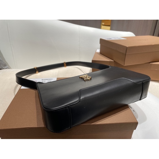 2023.11.17 P195 Gift Box Size 28 15 Burberry Mid Age Underarm Bag, Crossbody Bag! It's too versatile! Whether it's a casual suit or a small skirt paper, it can be paired with a high-quality and textured armpit bag that feels soft to the touch. Love it, th