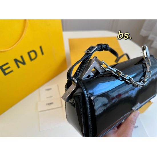 2023.10.26 P220 Large (Folding Box) size: 2210FENDI New First Sight Handbag Crossbody Bag Bright Lacquer Leather with Large Metal F Details, featuring a short chain handle for simple design and unique wearing style, with high recognition ✅ Simple yet soph