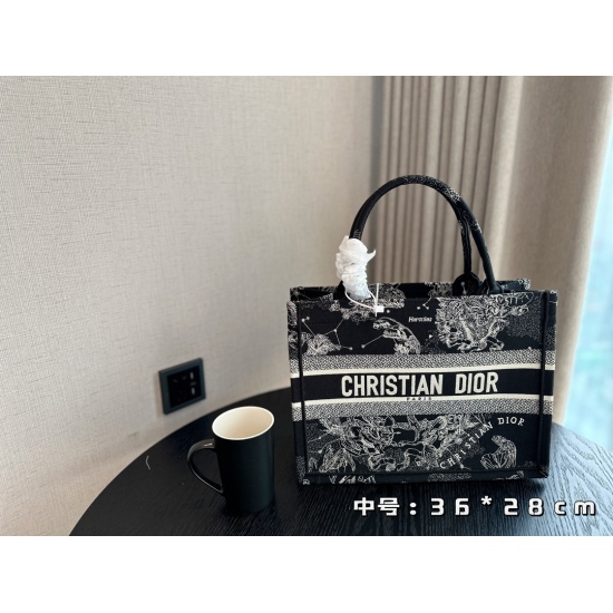 2023.10.07 240 190 220 Box size: 26.5 * 21cm 36 * 28 cm 41 * 35cm D Home Tote Shopping Bag CDBooknote23 Latest Shopping Bag 3D Embroidery Non Ordinary Goods Search Dior Tote Tote