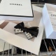 220240401 P 55 comes with packaging box Chanel's latest small fragrant duckbill clip, simple and practical, fashionable and trendy! A must-have for little fairies