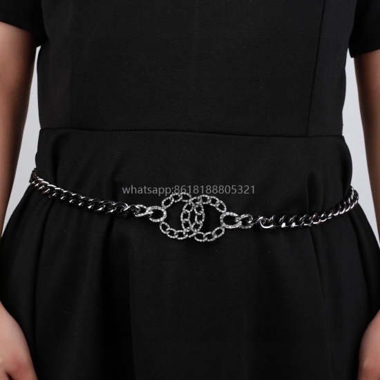 On July 23, 2023, Xiaoxiang Chanel's new waist chain counter will be synchronized with the launch of a new dual C waist chain. The original version will be made of consistent brass material with precision craftsmanship