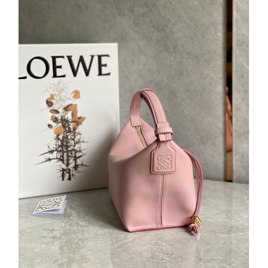 20240325 P810 ꫛꫀꪝ Xian Maiden Powder Comes in Stock! Valentine's Day exclusive Cubi full leather lunch box bag Napa Napa cowhide is more minimalist, elegant, lightweight, and adorable compared to the jacquard full leather. The new color scheme is also inc