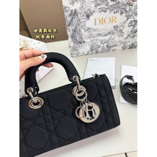 August 14, 2023, P Dior horizontal style Dai Fei bag ✅ Top quality original, elegant and atmospheric, this textured little fairy is worth owning an L-73 size 26.7.13 foldable box