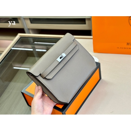 2023.10.29 235 Comes with a Folding Box Hermes Hermes | Kelly Can DIY Hermes Kelly Handbag Z Carved Togo Leather Black Silver Paired with Full Film All in Light Weight, Large Capacity, Super Suitable, Comfortable, Handsome, Versatile King Can DIY Handbag 