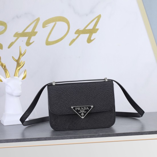 On March 12, 2024, the 490 new PRAD flight attendant bag 1BD320 is a vintage and high-end bag that catches the eye. It is made of imported cross grain cowhide and a unique triangular logo. The long shoulder strap is adjustable, and it can also be worn on 