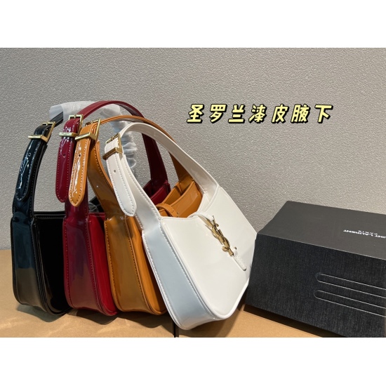 2023.10.18 p175 folding box ⚠️ Size 24.15 Saint Laurent patent leather has become a must-have for trendy essentials at first glance under the armpits