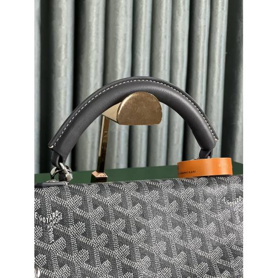 20240320 P1000 [Goyard Goya] The latest work, the Saint Leger bag, made its debut in a limited edition French painting style. The Saint Leger bag follows the brand's consistent modular design and functional principles, equipped with detachable and adjusta