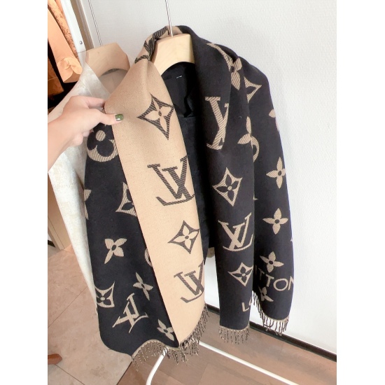 On May 5th, 2023, the new 35LV counter is specially available at foreign counters. Scarf and shawl, luxurious and grand, with a refined style of petty bourgeoisie. All beautiful language cannot be overstated, cleverly combining the fashion mirror emblem w
