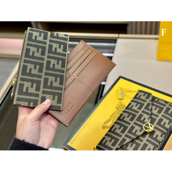2023.10.26 205 comes with a folding box size of 20 * 11cm Fendi Fendi three in one! Its advantages - cheap, good-looking, durable, small size, and large capacity. It can also be placed in other bags without occupying any space, ⚠
