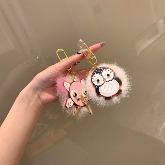 20240401 110-M69007 Bag Decoration Keychain Penguin Penguin Style Calf Leather Paired with Imported Mink Fur Grass Surrounding Cute Image to Create Classic Animal Shape as a Highlight for Handbag Matching