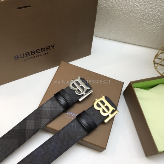On August 7, 2023, the Burberry Italian leather belt features a versatile dual color design. Decorate the exclusive logo pattern with a badge buckle. 4cm