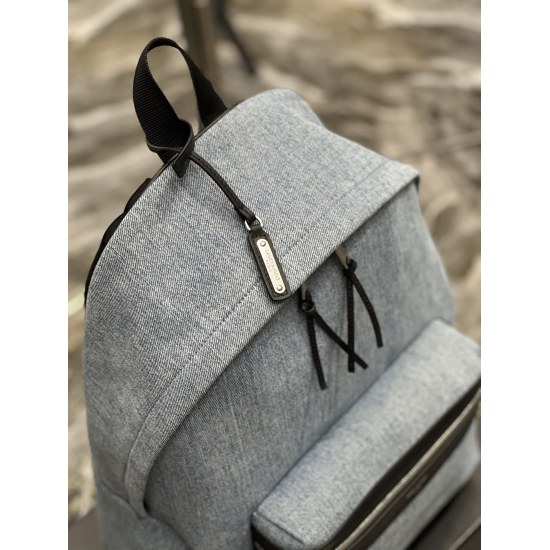 20231128 batch: 570 backpacks arrived_ The limited edition washing denim and leather counter has launched this backpack with exquisite craftsmanship. The washing process is highly skilled, and when paired with imported Italian cowhide, it is lightweight, 