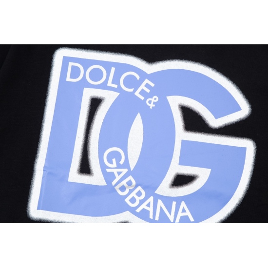 2023.07.18: DG/Dolce&Gabbana lettering large printing contrast logo logo logo is refined and upgraded, inspired by the 1980s vintage printing original fabric official same customized 240 grams of the same vat dyed fabric feels very comfortable. The latest