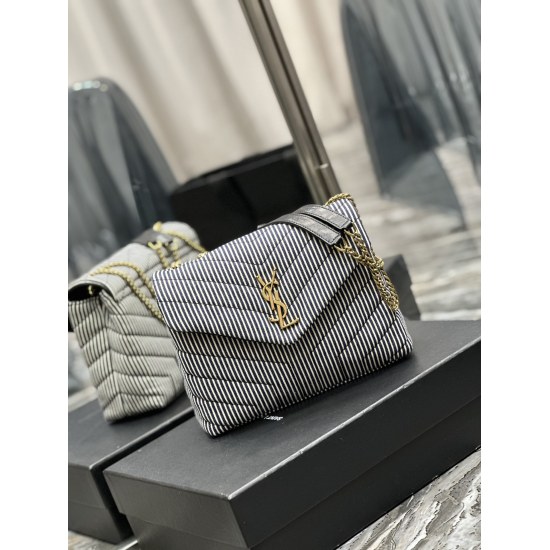 20231128 Batch: 610 [NEW] Striped denim gold buckle with cowhide_ Loulou_ Small size, custom-made denim striped fabric paired with imported Italian original calf leather, with a large capacity but not burdensome at all. It is a very lightweight model with