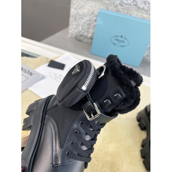 2024.01.05 330 2023 Hot Prada (PRADA) Upper: Imported top layer matte open edge red+waterproof nylon fabric surface+silk top layer sheepskin lining+All oil edge technology of the upper can be compared to the original outsole: TPU+vacuum pumping profession