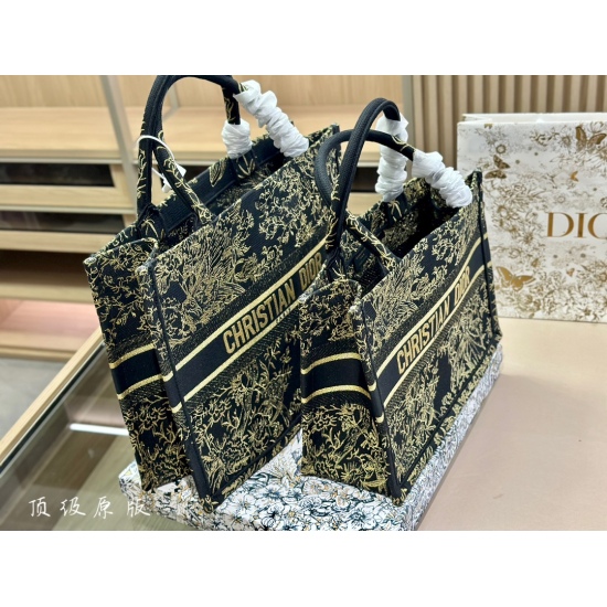 On October 7, 2023, the 305 295 box comes with Dior original fabric jacquard Dior book tote. My favorite shopping bag tote of the year, which I have used the most times, is the Dior. Due to its huge capacity, everything is placed inside, and the concave s