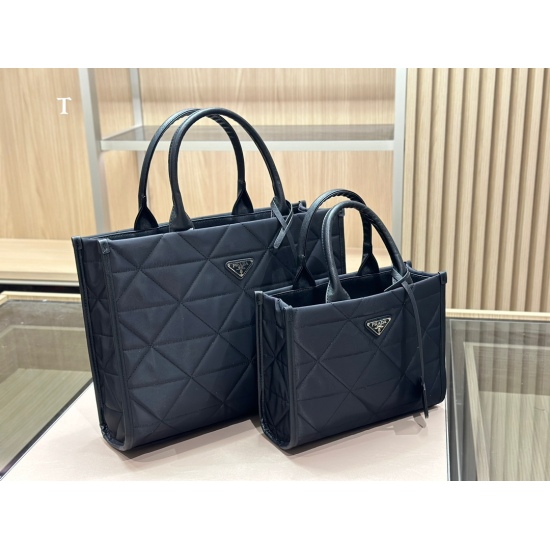 2023.11.06 200 195size: 39.31cm 28.22cm Prada Shopping Bag! Prada is big and convenient! It is indeed a practical and durable model, I really like its layout!