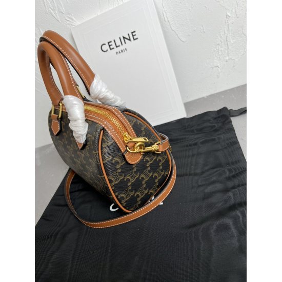 20240315 P750 CELINE | Small logo printed cow leather Boston bag TRIOPHE CANVAS logo print, cow leather edging, fabric lining, zipper lock, 1 main compartment, inner zipper pocket. Leather handle length 8cm Size: 19.5 X 14 X 7 Number: 113772