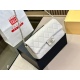 On October 13, 2023, 215 comes with a foldable box. Aircraft box size: 25.14cm Chanel pearl bag. Summer's cute sheepskin quality! Very advanced!