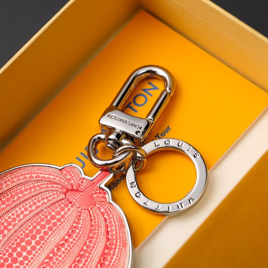 2023.07.11  New Product ❗ M01103 LV Yayoi Kusama pumpkin key chain pendant in three colors ☀️ Louis Vuitton LV Yayoi Kusama pumpkin key chain pendant ☀️ The original logo is indeed exquisite and the texture is really great 91 11