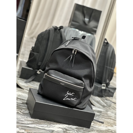 20231128 batch: 570 backpacks arrived_ The embroidered letter style counter has launched a limited edition of meticulously crafted matching fabrics, paired with imported Italian cowhide. It is lightweight, convenient, practical, and versatile, suitable fo