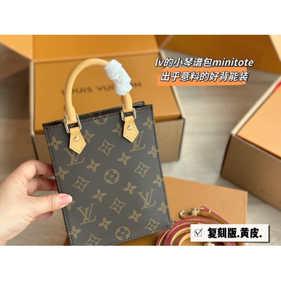 2023.10.1 200 Matching Box (Reprint) Size: 14175cmL Home Mini Shopping Bag Lv Music Score Bag Shipping ⚠️ High order yellow leather! Upgraded version! Equipped with a long shoulder strap, the crossbody can be carried by hand and instantly fall in love wit