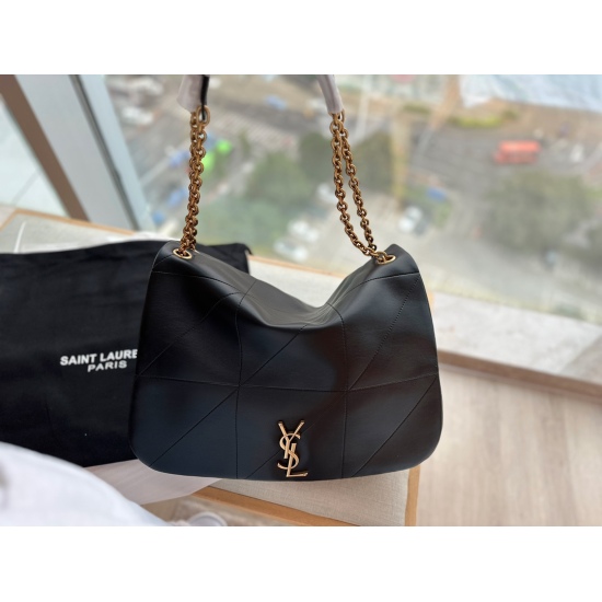 On October 18, 2023, 260 no box size: 41 * 31cm YSL popular large bag shopping bag: full of high-end feeling, the overall design is very puffy. It is equipped with a 13 inch computer for commuting, and can be used for cross body, armpit, and backpack carr