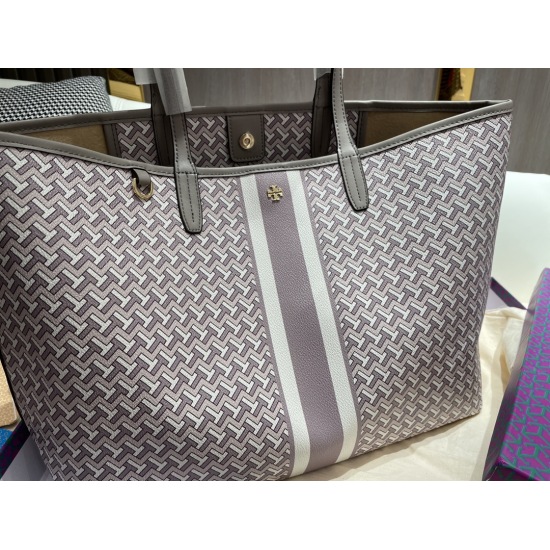 2023.11.17 P205 Gift Box Size 38 29 Tory Burch New Shopping Bag Counter Quality TORY BURCH/Tory Burch ♥️           21 new product shopping bags, customized fabric logo, hardware original version, one-to-one quality fried chicken, versatile and practical. 