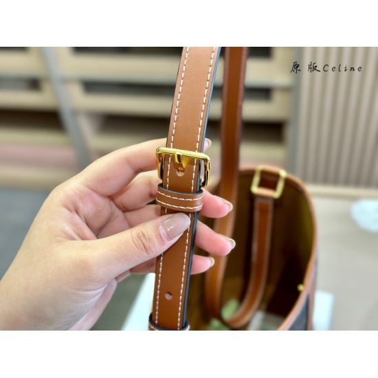 2023.10.30 205 195 Gift Box Size: 25 * 27cm (large) 18 * 22cm (small) Celine Bucket Bag Celine has always been fond of vintage bags, which are durable and have a retro printing pattern with a high aesthetic value and artistic atmosphere