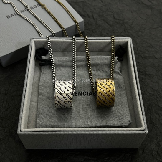 2023.07.23 0 New products of original order Balenciaga necklaces Balenciaga old style shop consistent brass material antique gold plating popular shipment design is unique.