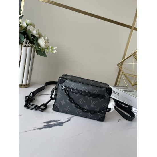 20231126 P570 [Exclusive Top of the line Real Shot] M44735 M68906 M44480 LV New Single Shoulder Crossbody Bag Box Bag Unisex iconic Monogram print paired with contrasting resin chain straps. Men's Art Director Virgil Abloh has given this Mini Soft Trunk h