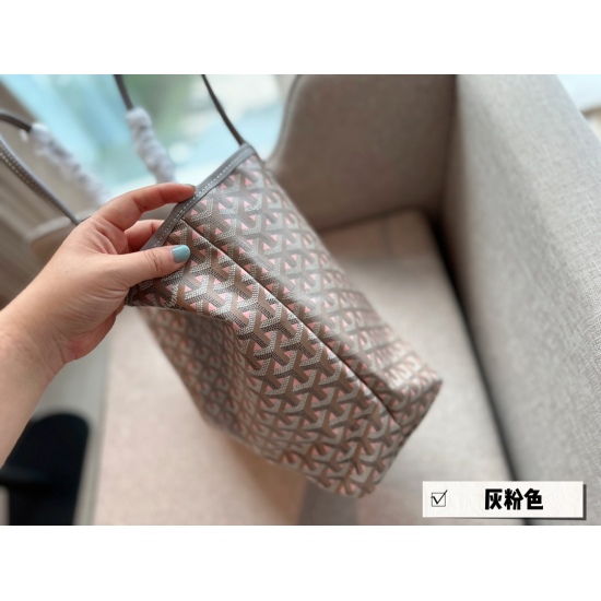 2023.09.03 180 unbox size: 34 * 27cm Goya Shopping Bag: All shopping bags for this season are customer ordered from beginning to end! The 170th anniversary limited physical product of Goyard Dog Tooth Grey Powder is really textured, and the gray powder co