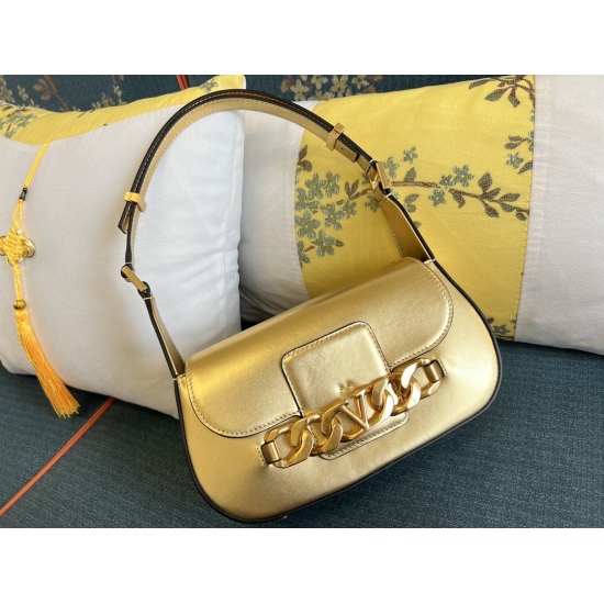 20240316 Original 910 Model: 1080 (large) VLOGO CHAIN calf leather handbag with metal chain and Vlogo Signature design logo- Retro brass distressed effect treatment accessories - magnetic buckle opening and closing - adjustable leather shoulder strap - pr