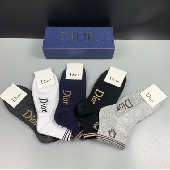 2024.01.22 Dior counter synchronous style [proud] clever] pure cotton quality, comfortable on the feet [good] strong sweat absorption and breathability [strong] [strong] [strong] a box of 5 pairs in