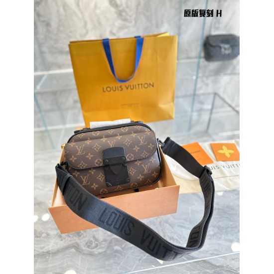2023.10.1 p265LV Men's Bag Recommendation | Men's Presbyopia S-LOCK Business Courier Bag! The Lv S-Lock series really gives people a dazzling feeling. The size of this bag is very suitable for boys to carry when going out. It can be used to hold wallets, 
