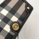 2024.03.09 P730 [Top of the line original from B family] Exquisite package style, decorated with Burberry plaid and stitching leather, paired with glossy snap fasteners engraved with the brand logo. It can be carried with a top handle or an adjustable dia