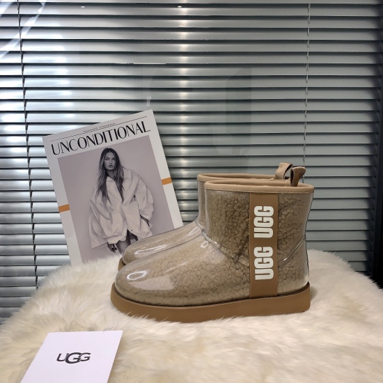 20230923 P230 UGG-3190 Zhou Dongyu's same popular snow boots were exclusively molded, and after more than two months of debugging, Zhou Dongyu's same popular model was launched. Classic mini candy colored jelly short boots with ugg letter side design, shi