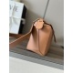 The new rectangular shape and precise cutting technology of the 20240325 P940 satin cowhide puzzle handbag create the unique geometric lines of the puzzle. This small-sized version is made of satin cowhide leather, paired with matching hardware, and comes