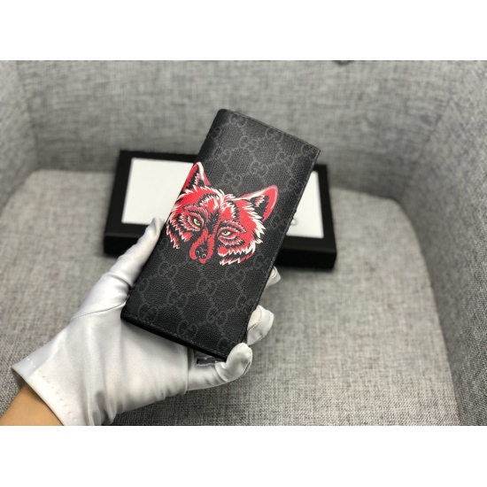 2023.07.06 [Product Name]: GUCCI [Product Model]: 451275 (Wolf Head) [Product Quality]: Original [Product Material]: PVC [Product Specification]: 17.5 * 8.5 * 1.5 [Product Color]: Coffee Black [Product Description]: The latest popular suit with re