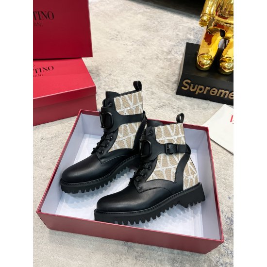 November 19, 2023 [Valentino] Valentino 2023 Autumn and Winter New Women's Boot Top Edition Comfortable, Versatile, Slim, High Quality Material Original Big V-Button Original Canvas Not Ordinary Fabric on the Market All Uppers Made of High Grade Top Layer