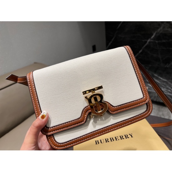 2023.11.17 P215 box matching ⚠️ Size 21.15 Burberry Tofu Bun is perfect for casual wear all year round!