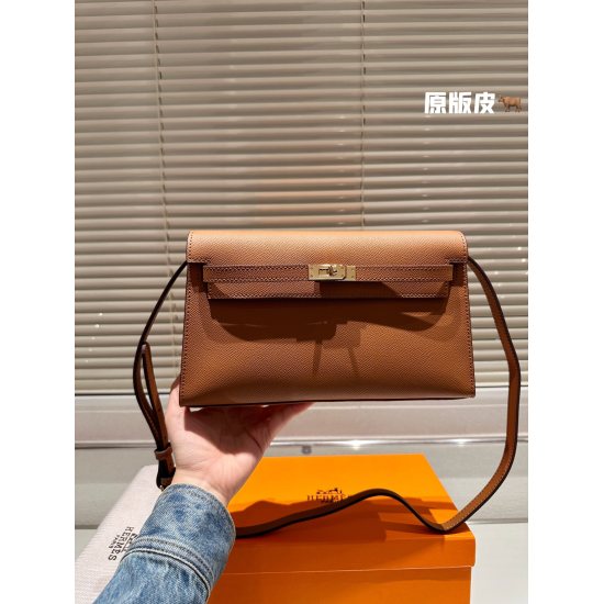 On October 29, 2023, the pure leather P280 Hermes Kelly bag is undoubtedly the king of versatility, paired with any style without any problem. Classic, high-end, and the strongest equipment to enhance temperament. Size 27