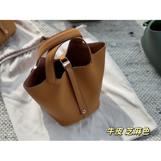2023.10.29 255 with foldable box size: 18 * 19cm biscuit color vegetable basket - gentle to H family vegetable basket ‼ : ‼ Top layer TC cowhide/oil wax line delivery scarves ⚠ The leather has a great texture! There is a sag! Those who understand goods mu