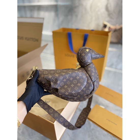 2023.10.1 p340LV Nigo Duck Bag DUCK BAG Handbag M45990 ☀ Louis Vuitton LV Duck Pouch ☀️  Japanese designer Nigo borrowed iconic animal images from street art to create this Duck Bag handbag, giving endless creativity to the legendary Monogram pattern. Riv
