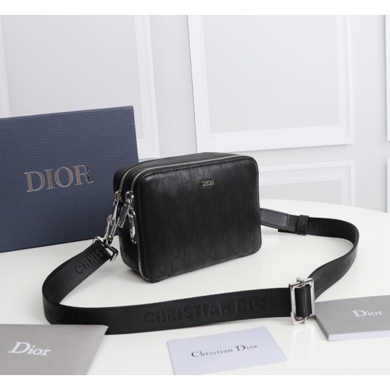 20231126 650 Counter Authentic Available [Top Quality Original Order] Dior Dior Men's OBLIQUE Pattern Handbag/Crossbody Bag [Comes with Counter Authentic Box] Model: 2OBBC119YSE (Black Laser) Black Oblique Galaxy Printing Effect Cow Leather Oblique Galaxy